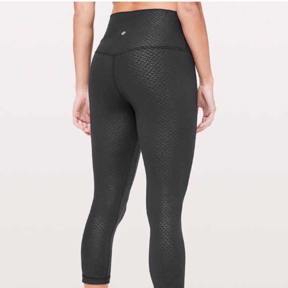 Nwt Lululemon Align Crop 2 Black Emboss 